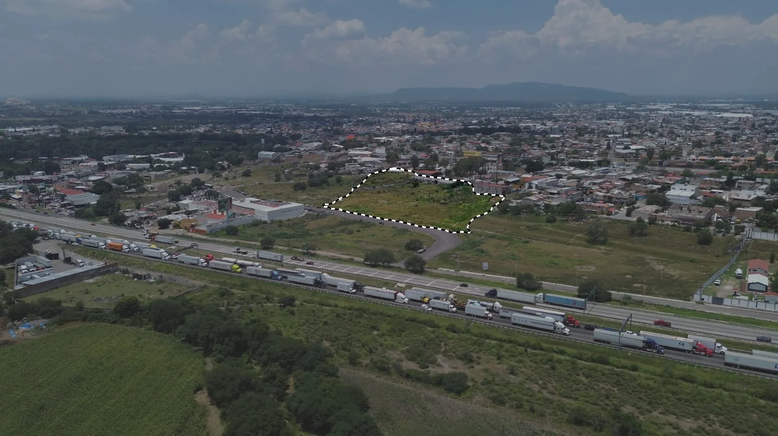El terreno desde la carretera 57
